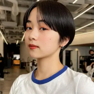 ショート レイヤー/ショート透 明感カラー/西田祐賀のヘアスタイル