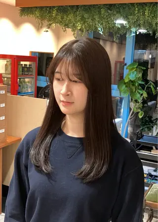 セミロング カラー ヘアアレンジ CYAN.栄店所属・久野 紗愛のヘアスタイル