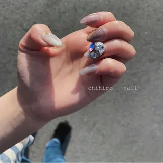 ミディアム カラー ネイル beauty salon ma'am所属・chihiro 小路ネイルのネイルデザイン