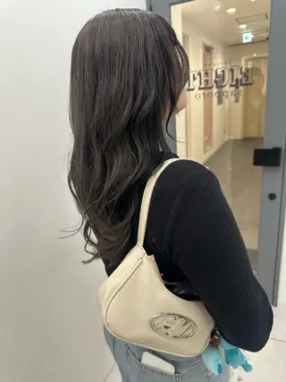 ロング カラー KUWAO MOEのヘアスタイル