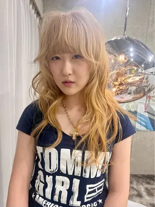 ロング nishibu ayukaのヘアスタイル