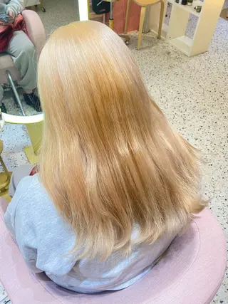 ロング AMELY所属・井出 くるみのヘアスタイル