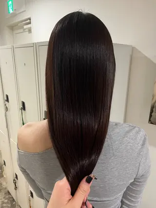 ロング 岡田 琉花のヘアスタイル