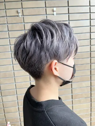 ショート カラー MIZUKI🫧ྀི 韓国ヘアAFLOATのヘアスタイル