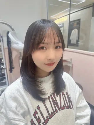 ミディアム レイヤーカット/ 艶 カラー/Manakaのヘアスタイル