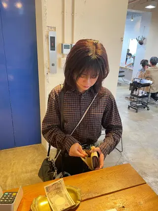 ミディアム カラー MIOベージュカラー 柔らかいカラーのヘアスタイル