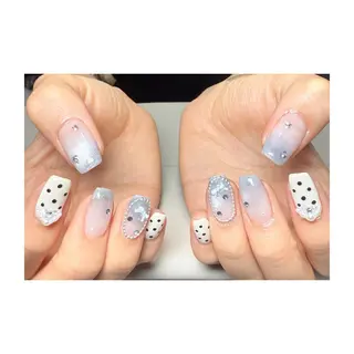 ミディアム FLORA NAIL SALON 黄兪榕のネイルデザイン