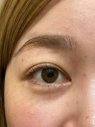 マツエク・マツパ cure所属・井上 真里奈のヘアスタイル