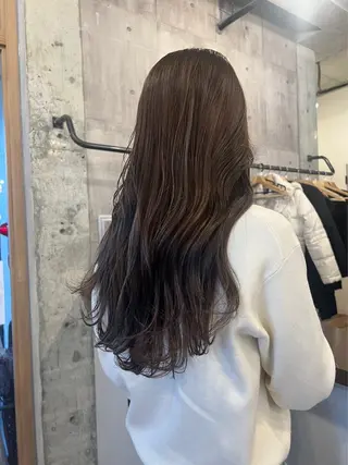 カラー やさかわ ももかのヘアスタイル