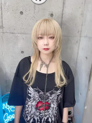 ロング カラー ホワイト&レイヤーカ ットエクステ長畠俊輔のヘアスタイル