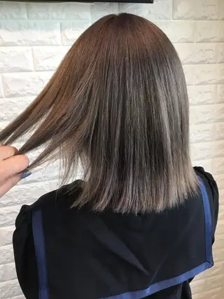 ミディアム カラー 西本 夏美のヘアスタイル