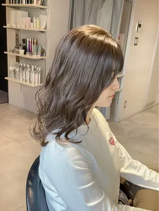 ミディアム カラー 似合わせ/小顔/ 韓国✨KAITOのヘアスタイル