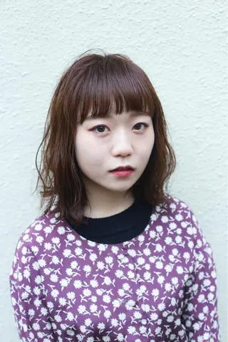 ミディアム オーストヘアージジ所属・TAI透明カラー 柔らかい縮毛矯正のヘアスタイル