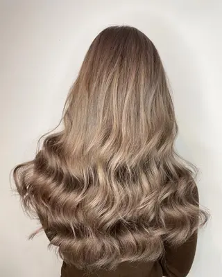 ロング カラー エクステ/ハイトーン レイヤーHIROのヘアスタイル