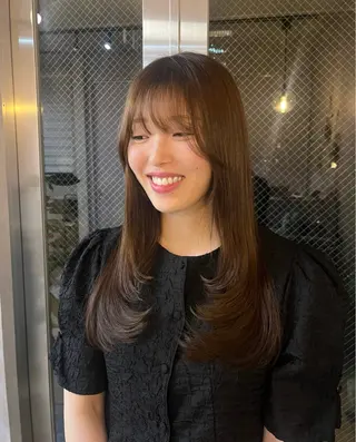 セミロング ere 代々木公園所属・みほ/ニュアンス/ モード/艶カラーのヘアスタイル