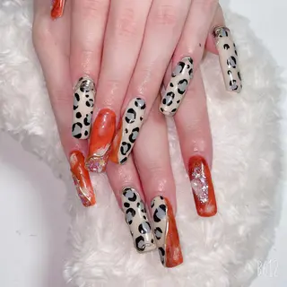 ネイル The Best Beauty受付担当のヘアスタイル