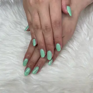 ミディアム see love gritterのネイルデザイン