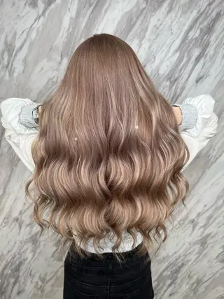 ロング カラー ヘアアレンジ 🌈カラー特化 ハイトーンけいと🌈のヘアスタイル