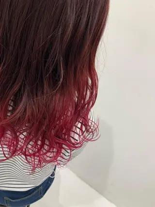 ロング カラー TAKUMI .のヘアスタイル