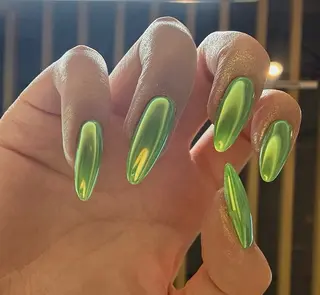 ネイル 高木 維麗絲のネイルデザイン