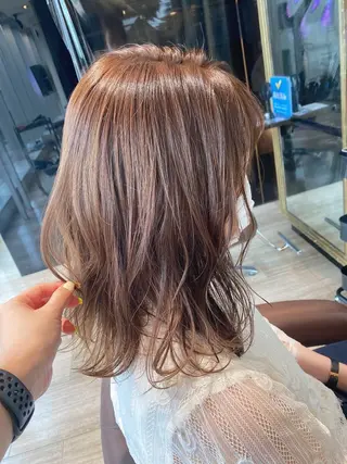 セミロング 下石怜子/レイヤー/ 透明感カラーのヘアスタイル