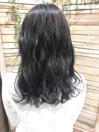セミロング カラー 島袋 ナオユキのヘアスタイル