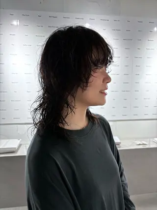 ミディアム パーマ BURROW所属・松﨑 零央のヘアスタイル
