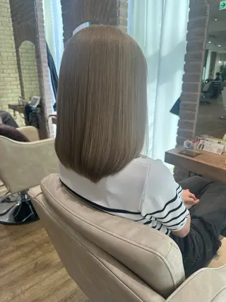 ミディアム ACRO梅田【アクロ】所属・朝が楽になる縮毛矯正 顔周りカットU24のヘアスタイル
