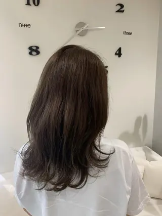 セミロング カラー 松吉 純平のヘアスタイル