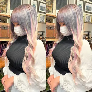 ロング カラー モモカ/ハイトーン /バレイヤージュのヘアスタイル