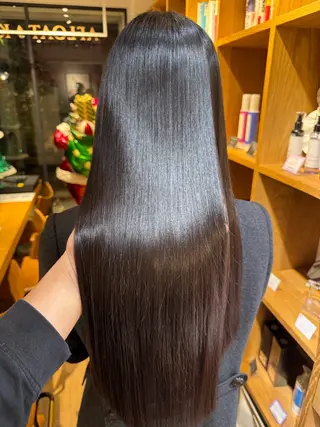 セミロング afloatkobe所属・美髪/髪質改善 川口凌弥のヘアスタイル