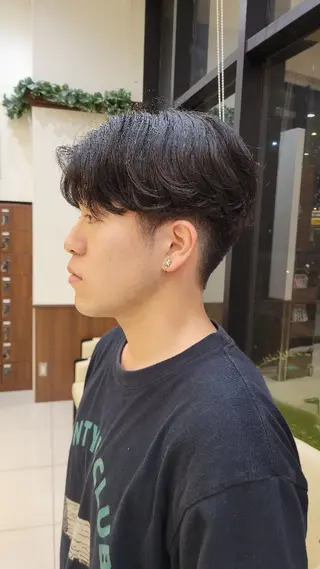 パーマ メンズ レブリィゼンコー多摩平の森所属・ZENKO 渡辺将功のヘアスタイル
