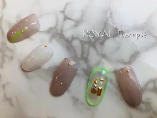 ネイル 【尾下】 ロイヤル•セラピストのネイルデザイン