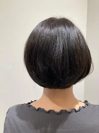 ショート カラー 折本 沙織のヘアスタイル