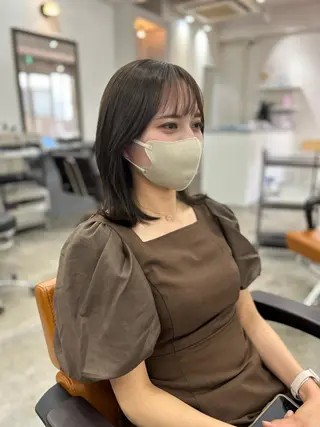 ミディアム カラー オリーブ/アッシュ やわらか透明感カラーのヘアスタイル