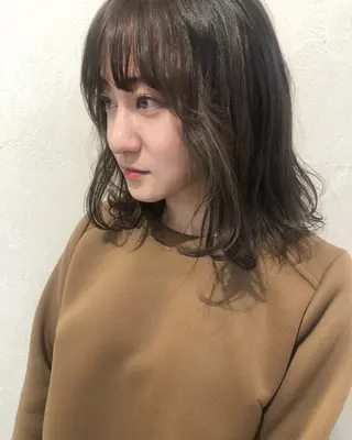 ミディアム レイヤーカット/ 透明感カラーmikuのヘアスタイル
