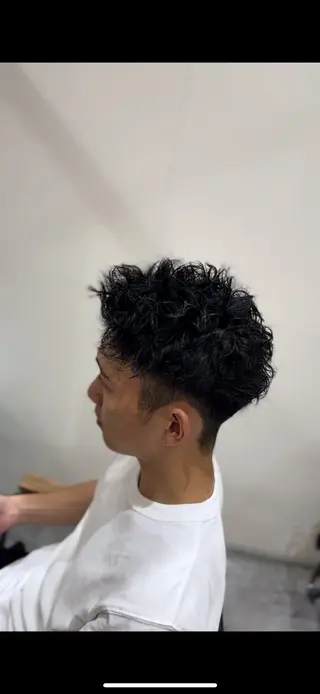 ショート パーマ メンズ Chere ore 新金岡所属・ツイスパ/フェード /辻諒哉のヘアスタイル