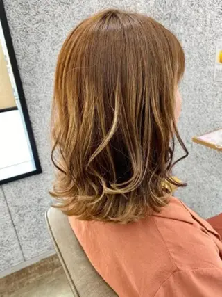 カラー 透明感のあるカラーが 得意／長谷川 健太のヘアスタイル