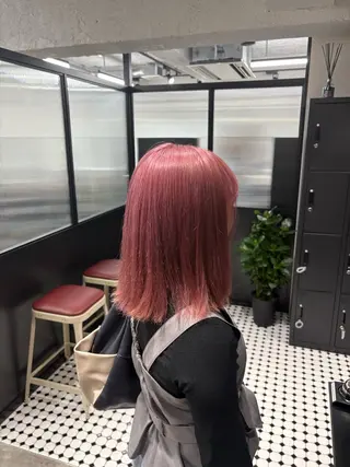ミディアム カラー 韓国ヘア暗髪 ダブルカラーメンズ可のヘアスタイル