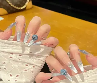 ネイル Miu Miu 🎀 Nailのネイルデザイン