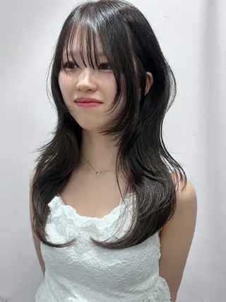 ロング カラー ツガミ リナのヘアスタイル