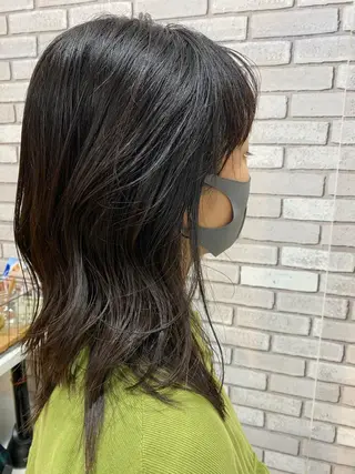 セミロング 佐治 梨乃のヘアスタイル