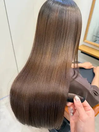 ロング 💛🤍U too e’s 鎌倉🧸のヘアスタイル