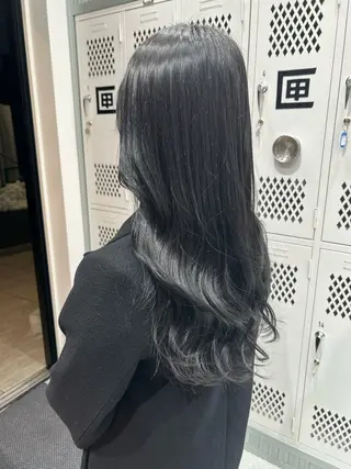 ロング カラー fifth 安次富　泰雅のヘアスタイル