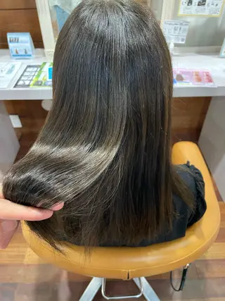 カラー 林 瑠唯のヘアスタイル