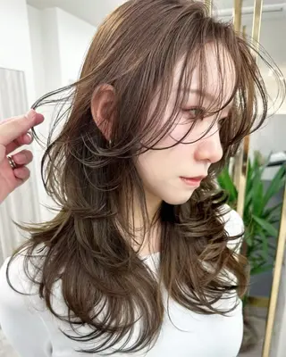 ミディアム ETOILE所属・上田 美尋(Mihiro)のヘアスタイル