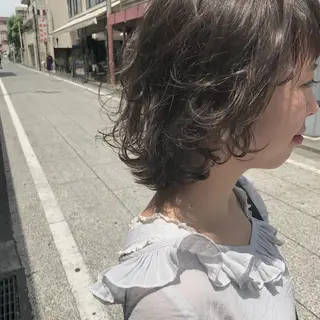 ミディアム 横山 莉奈のヘアスタイル