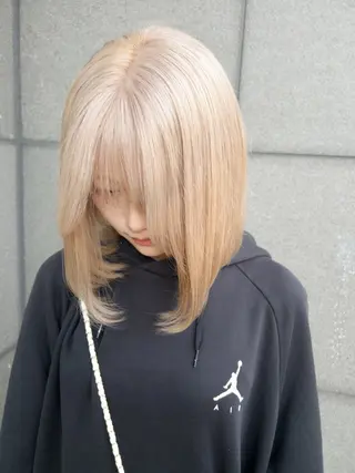 ミディアム カラー 阪田 真奈未のヘアスタイル