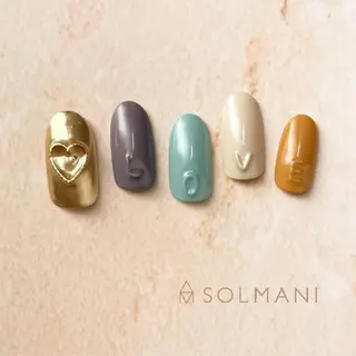ネイル SOLMANI 予約担当のネイルデザイン