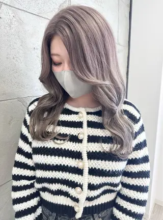 セミロング 𝑭𝒖𝒌𝒂🩶 モテ髪×透明感カラーのヘアスタイル